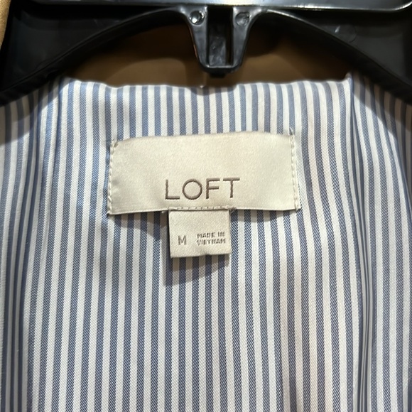 Ann Taylor loft cropped trenchcoat - Picture 2 of 3